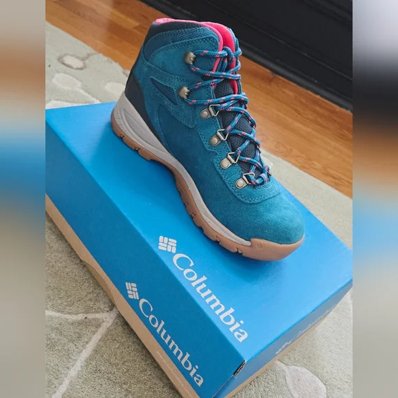 Columbia Teal and Pink Outdoor Boots Nwt - Picture 2 of 8